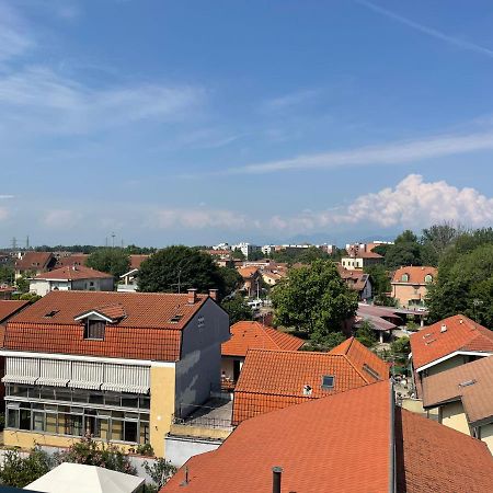 Rosa Vacanza E O Lavoro Nichelino Bagian luar foto